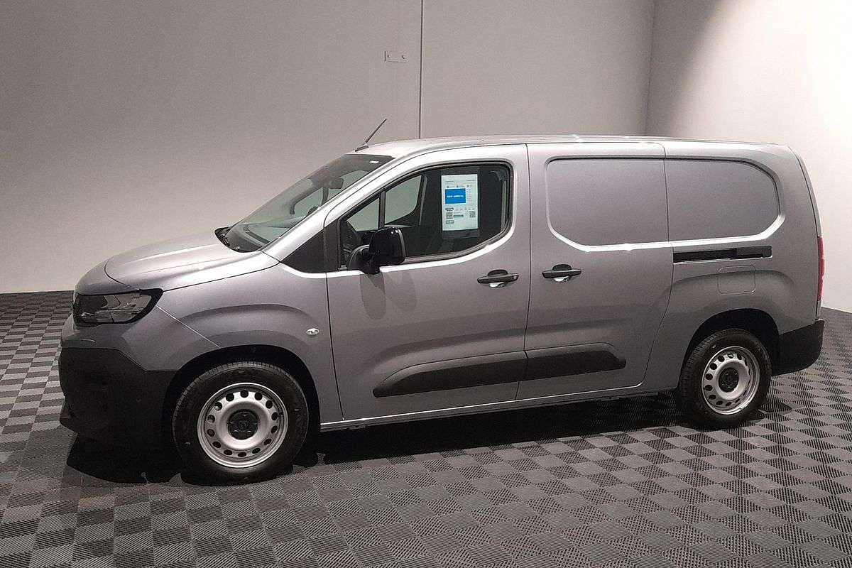 2025 Peugeot Partner Pro K9 LWB Low Roof image 7