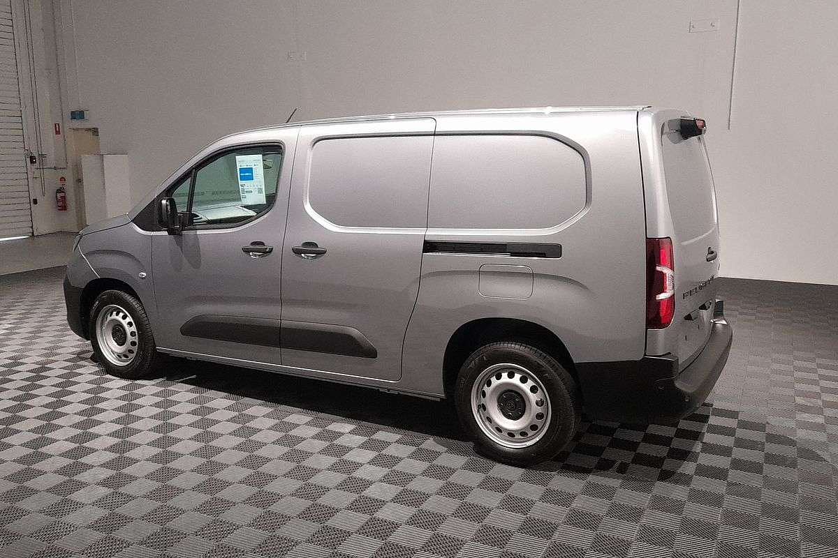2025 Peugeot Partner Pro K9 LWB Low Roof image 10