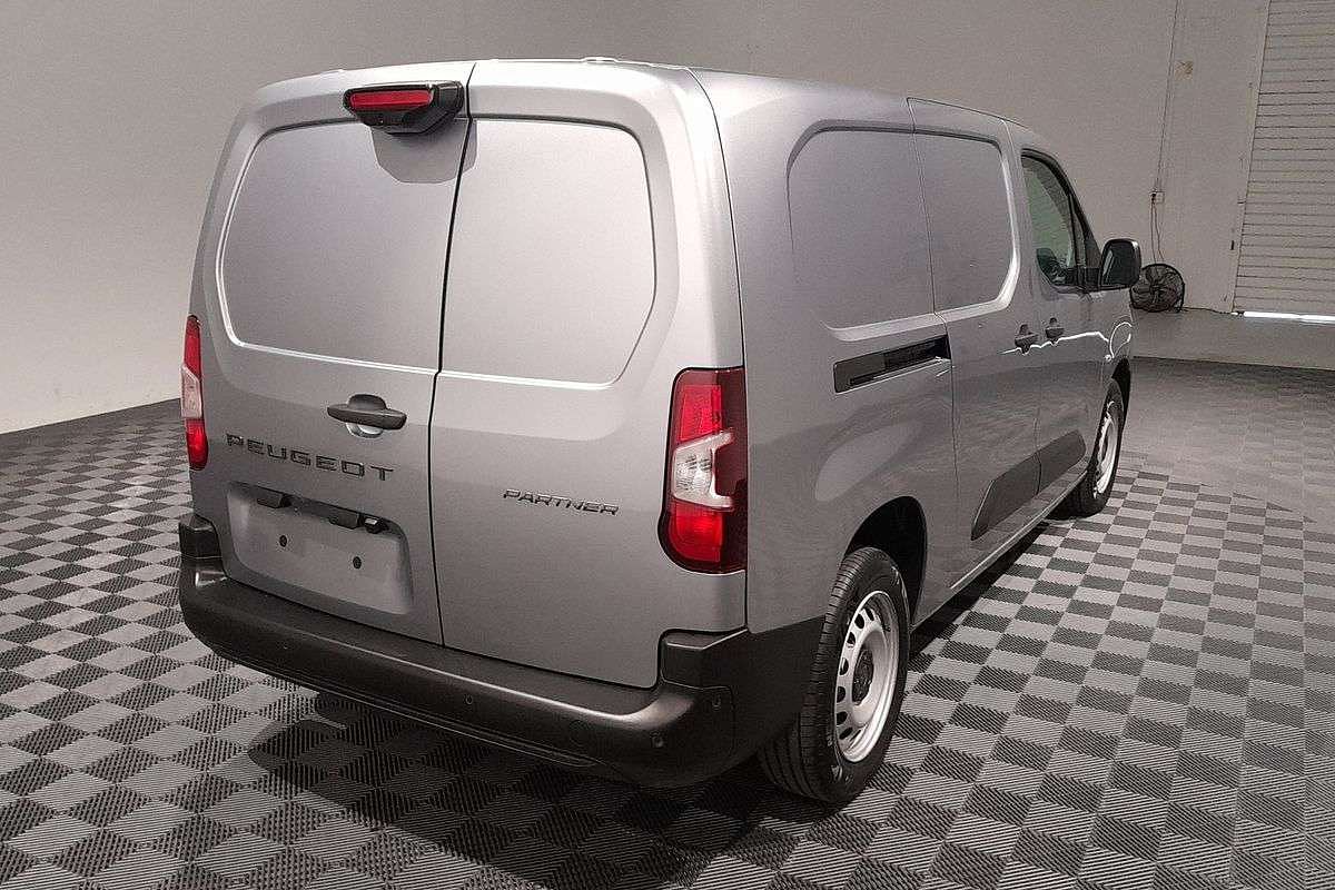 2025 Peugeot Partner Pro K9 LWB Low Roof image 11