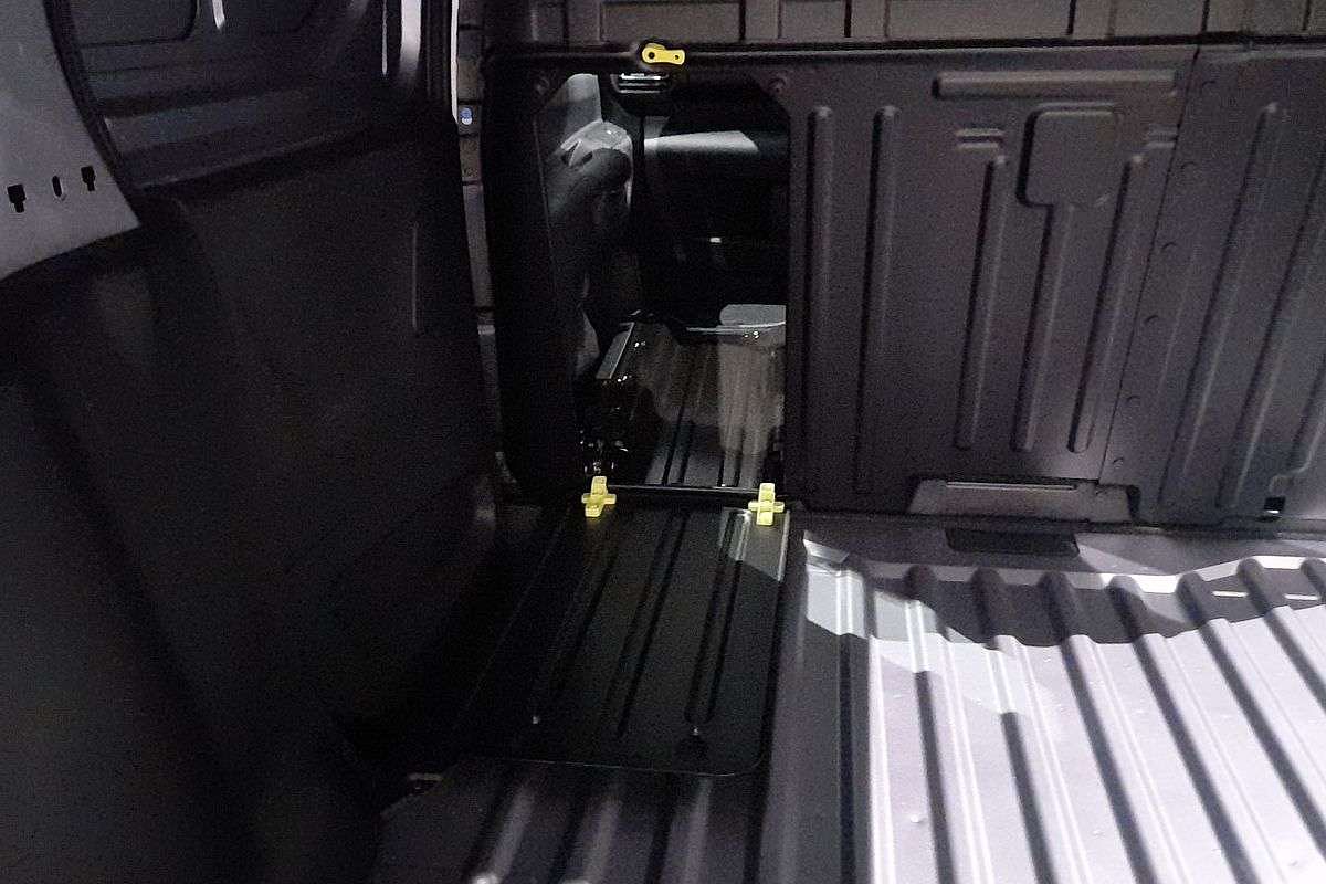 2025 Peugeot Partner Pro K9 LWB Low Roof image 19