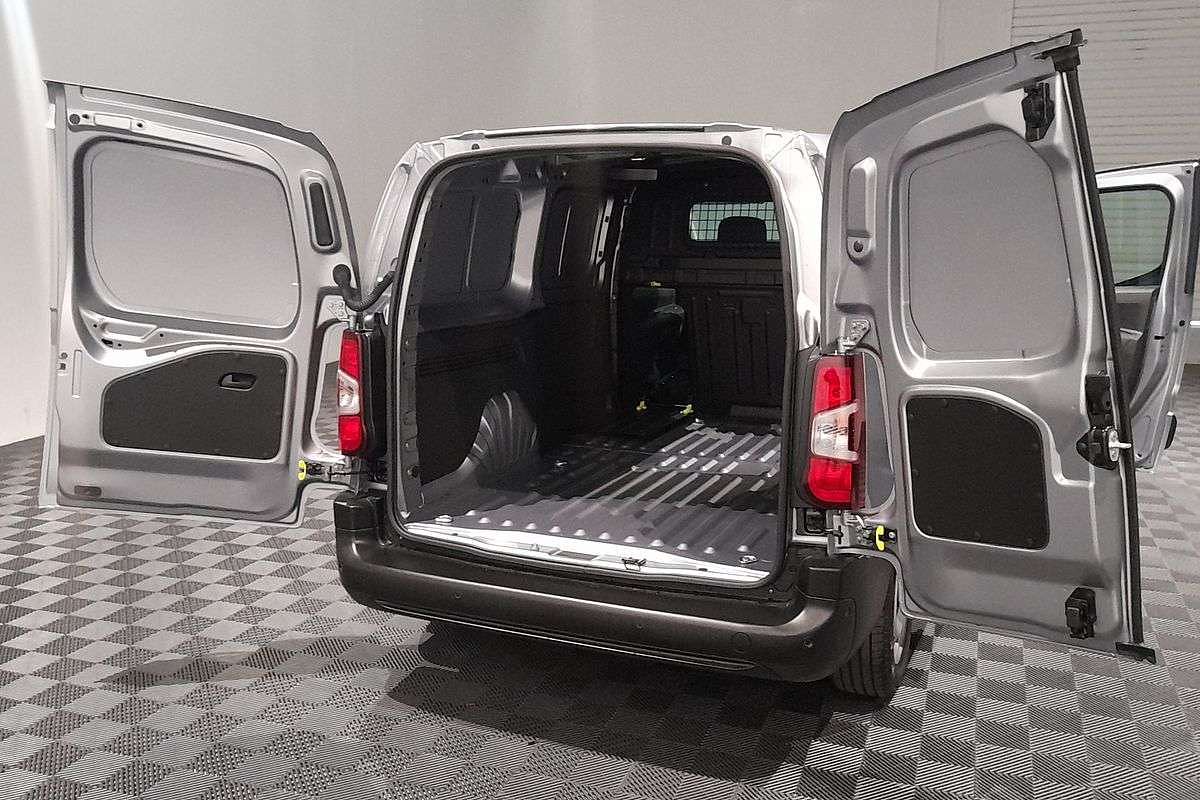 2025 Peugeot Partner Pro K9 LWB Low Roof image 23