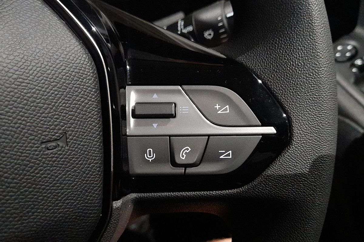 2025 Peugeot Partner Pro K9 LWB Low Roof image 35