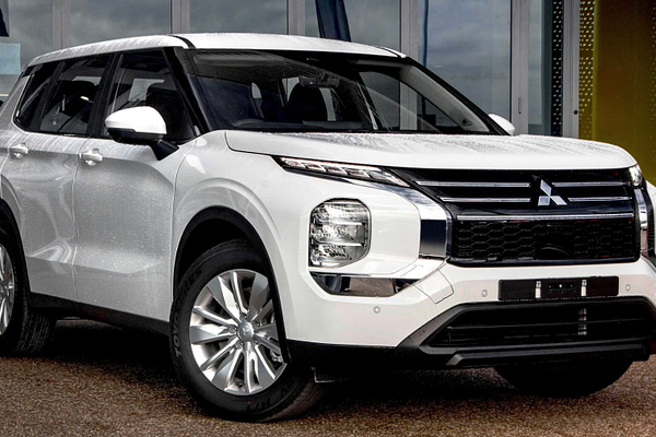 2025 Mitsubishi Outlander ES ZM 2WD