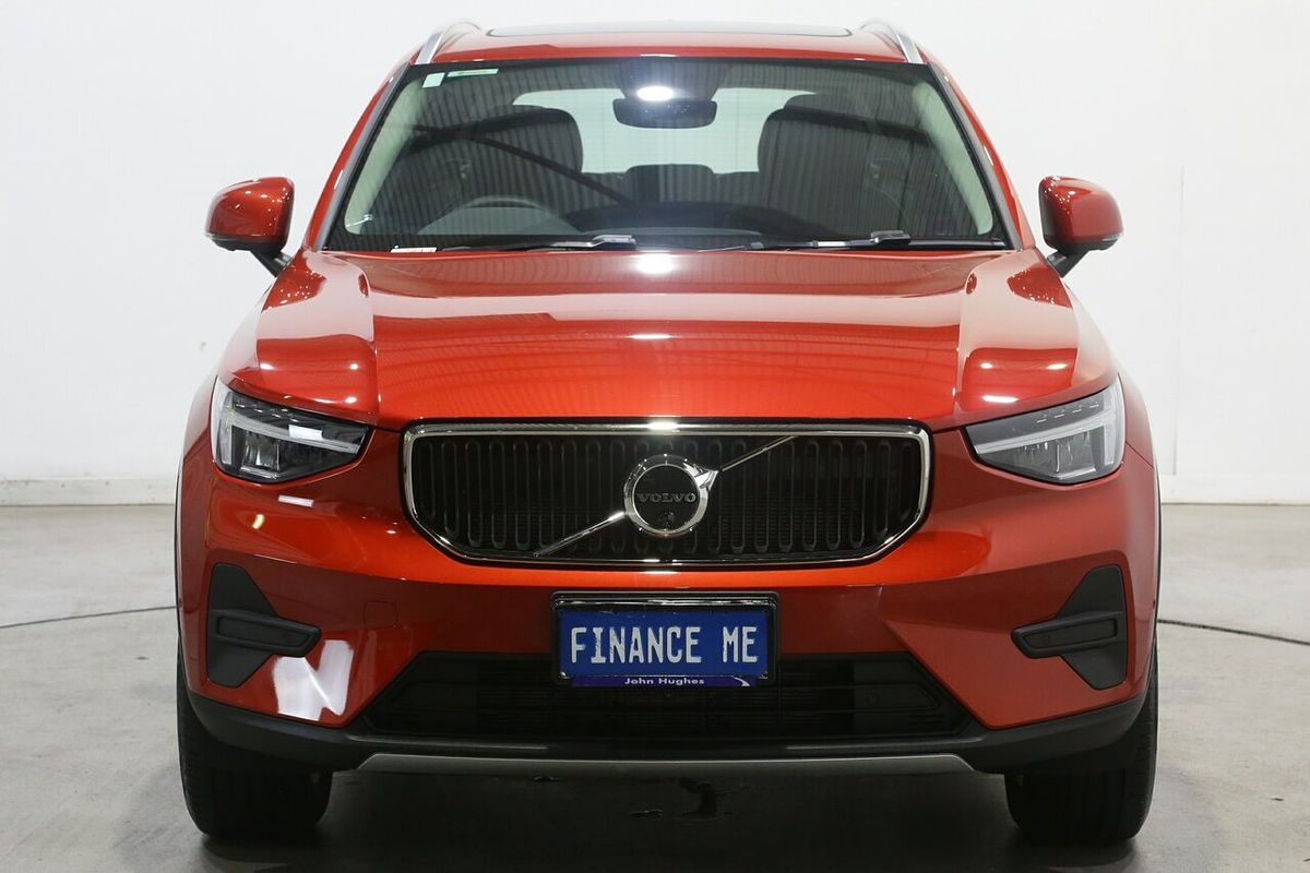 2022 Volvo XC40 Ultimate B4 Bright