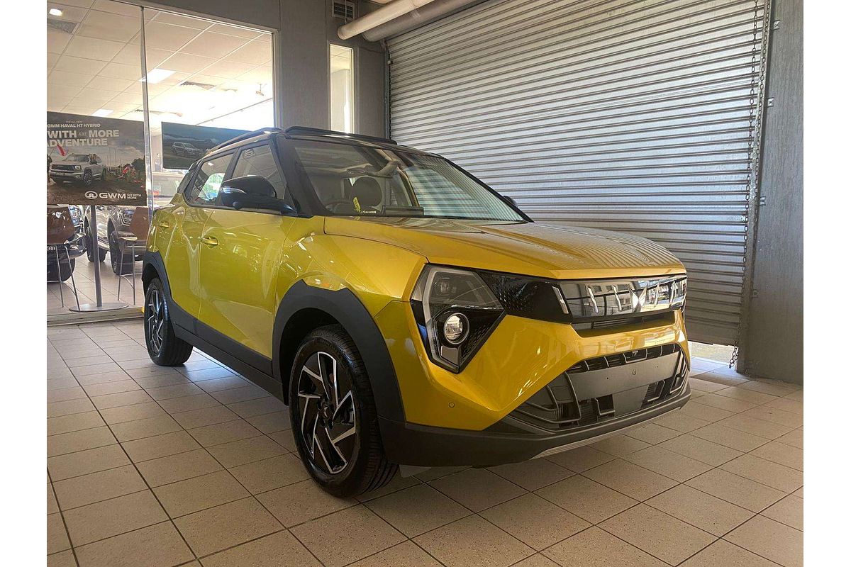 2025 Mahindra XUV3XO AX7L