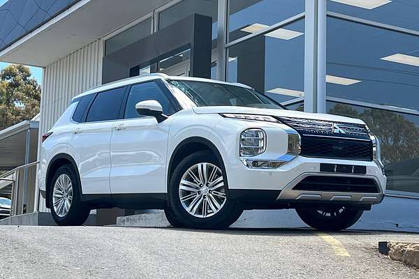2022 Mitsubishi Outlander LS ZM