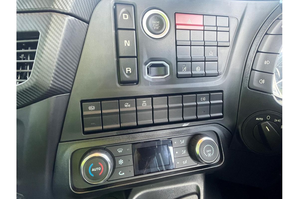 2025 IVECO S-Way AT460 image 13