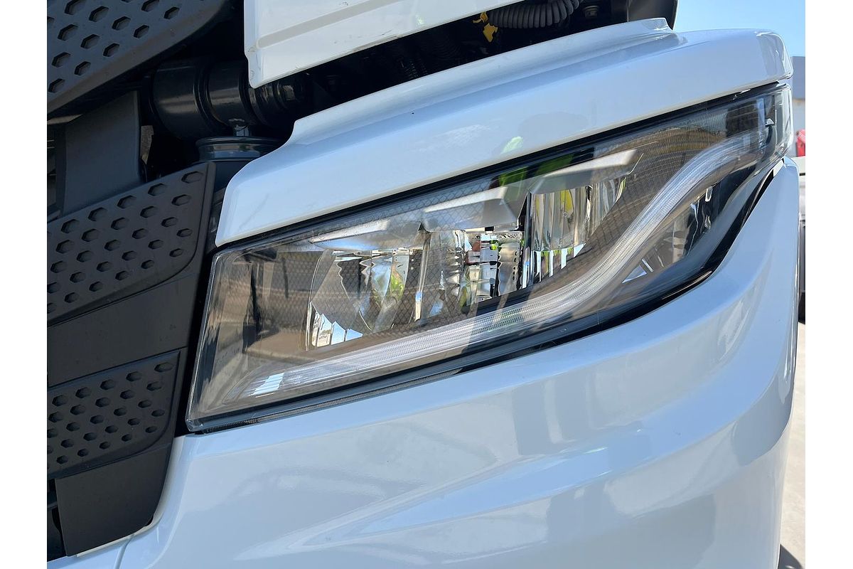 2025 IVECO S-Way AT460 image 23