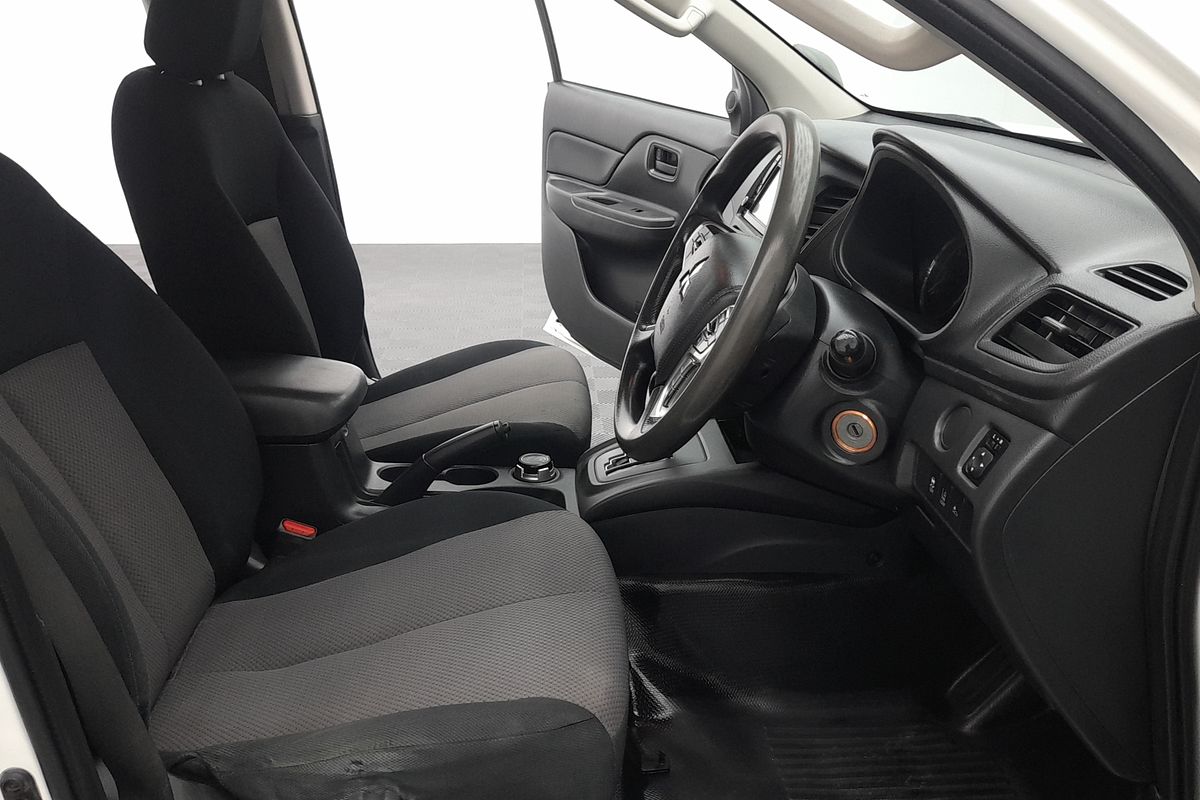 2022 Mitsubishi Triton GLX MR 4X4
