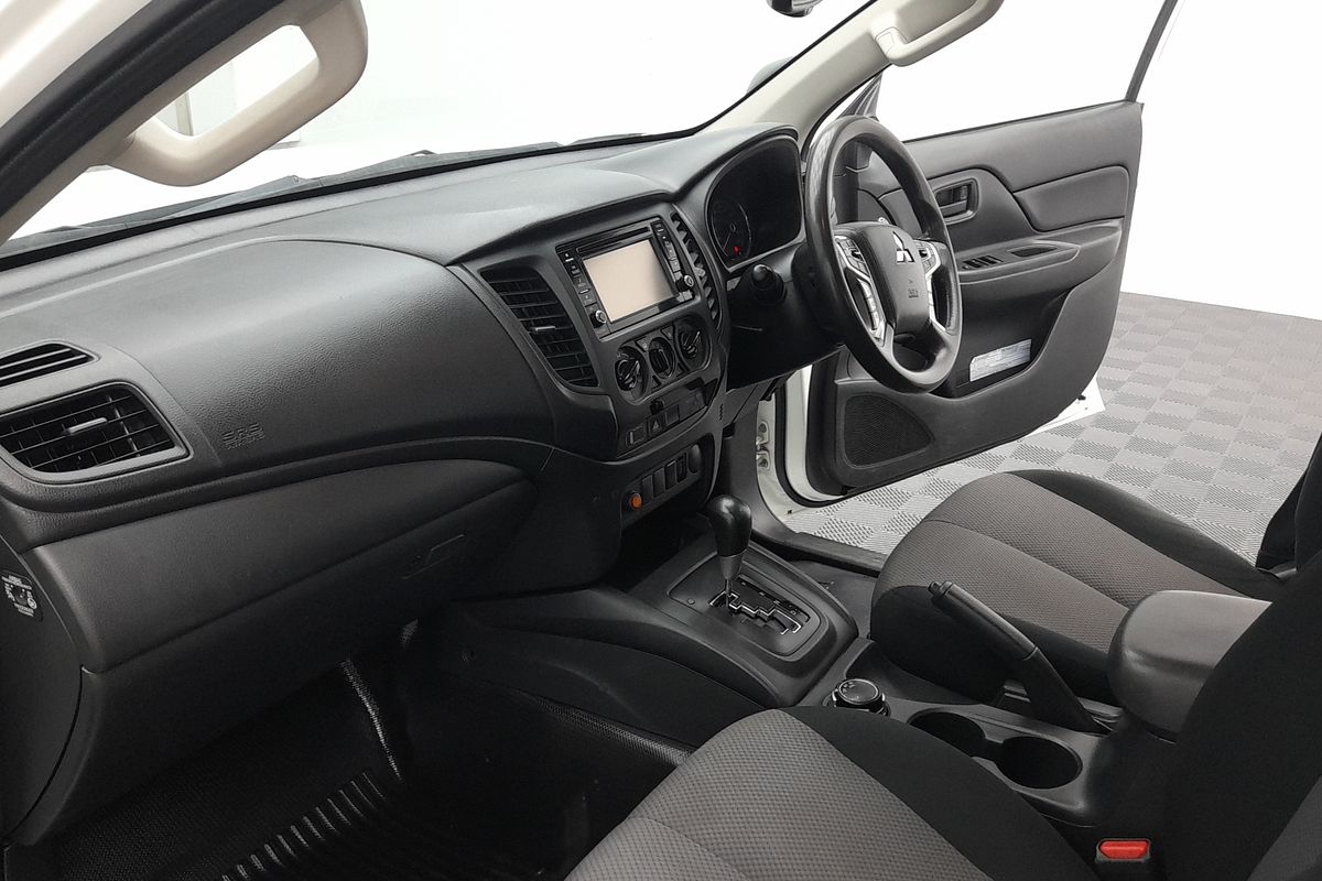 2022 Mitsubishi Triton GLX MR 4X4