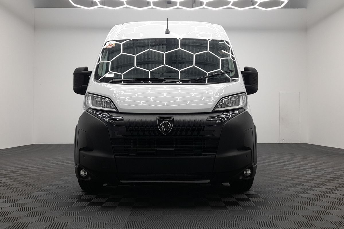 2025 Peugeot Boxer Pro X250 LWB Mid Roof