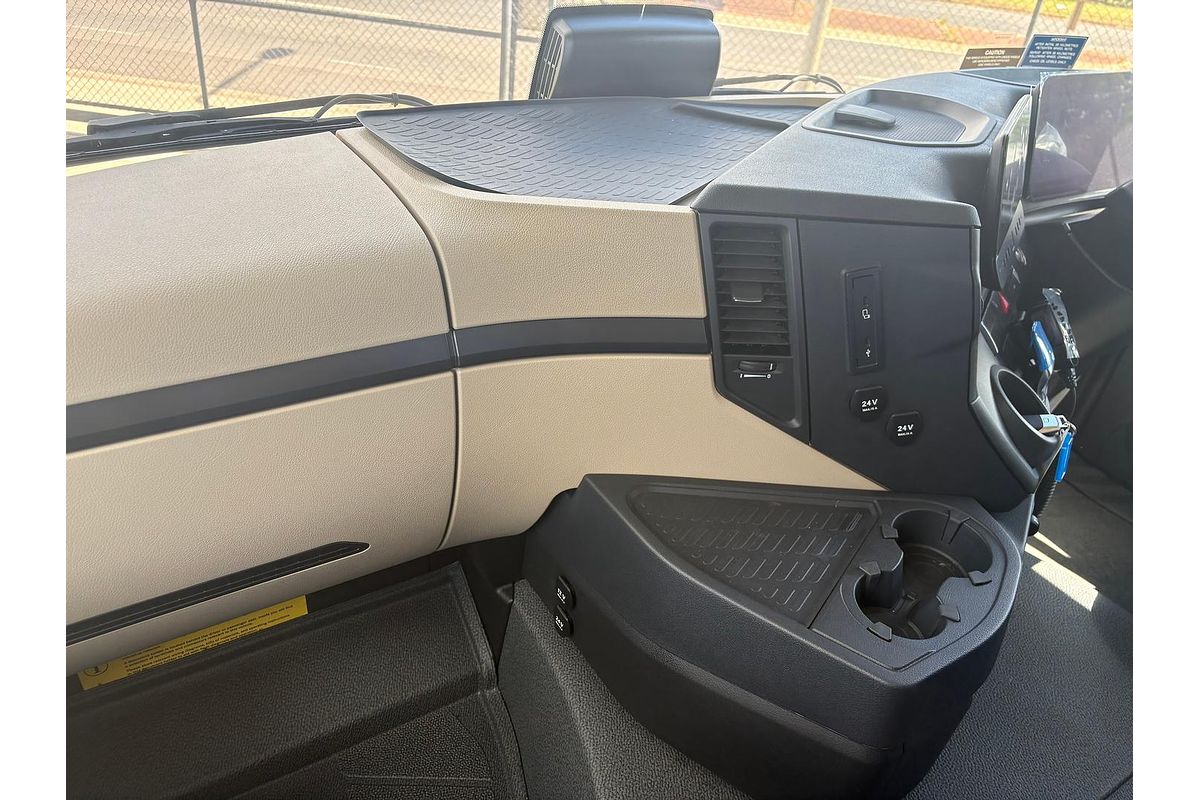 2026 Mercedes-Benz Actros 2653 image 16