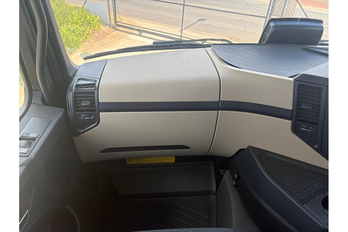 2026 Mercedes-Benz Actros 2653 image 17