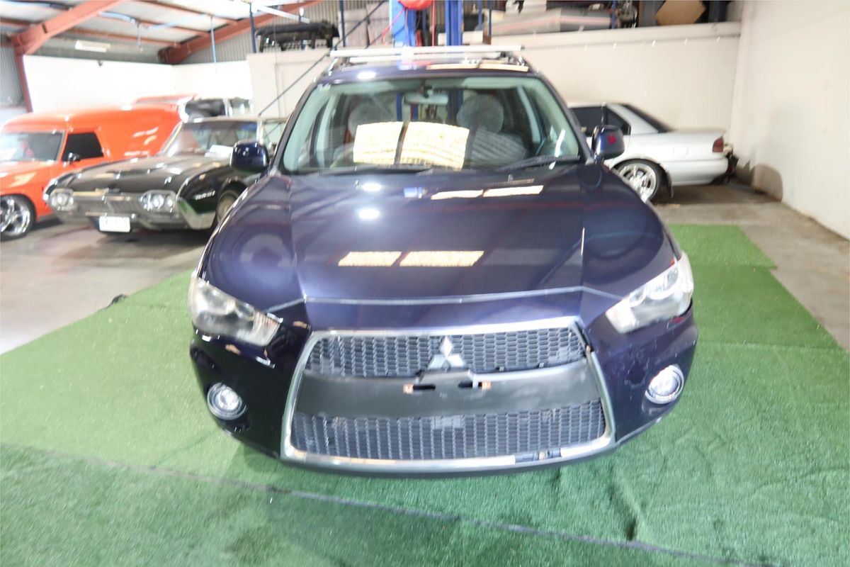 2010 Mitsubishi Outlander LS ZH