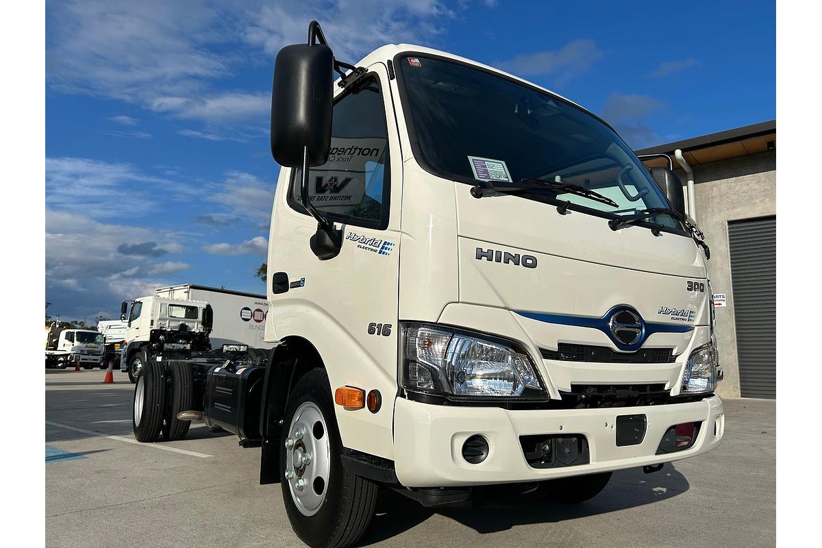 2025 Hino 300 616 Hybrid