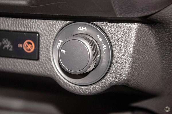 2026 Isuzu D-MAX SX 4X4 thumb-10