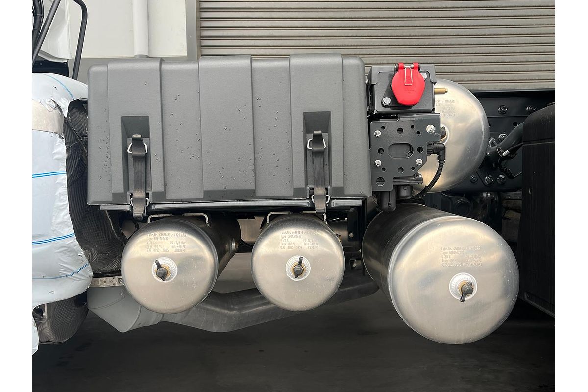 2024 IVECO S-Way image 23