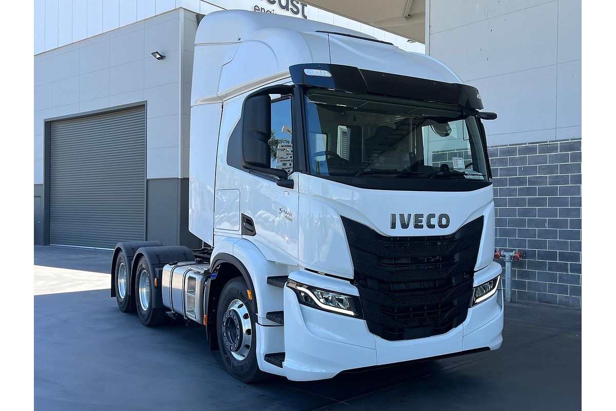 2024 Iveco S-Way AT600
