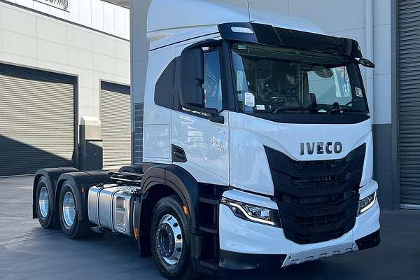 2025 Iveco S-Way AT600