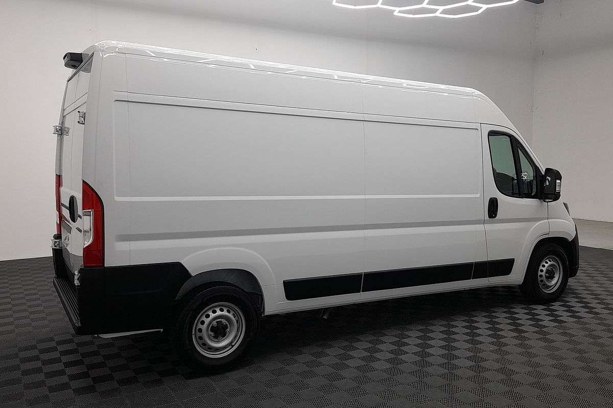 2025 Peugeot Boxer Pro X250 LWB Mid Roof image 8