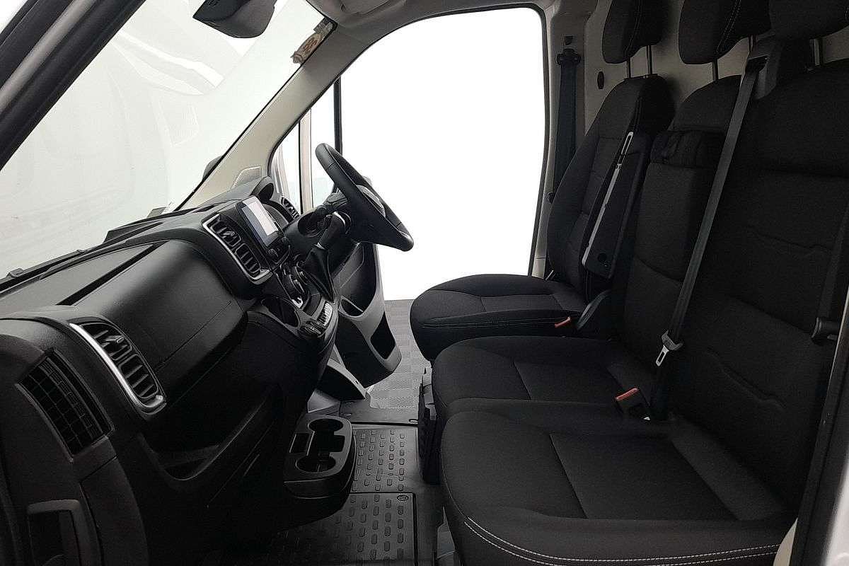 2025 Peugeot Boxer Pro X250 LWB Mid Roof image 19