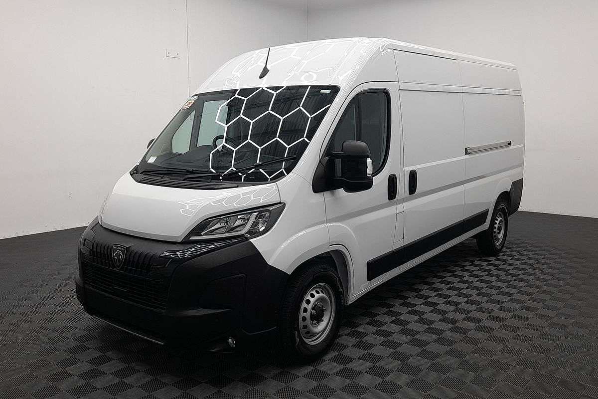 2025 Peugeot Boxer Pro X250 LWB Mid Roof image 24