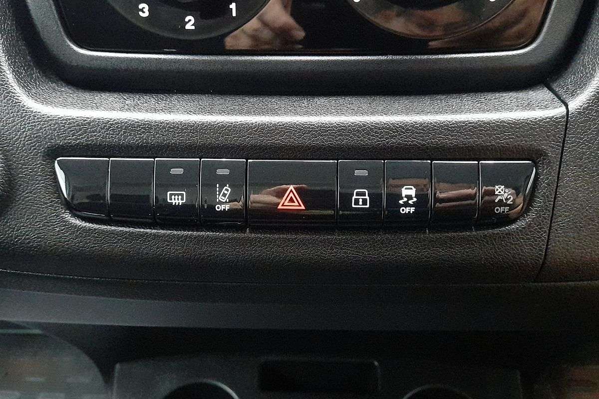 2025 Peugeot Boxer Pro X250 LWB Mid Roof image 25