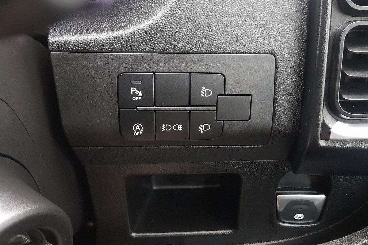 2025 Peugeot Boxer Pro X250 LWB Mid Roof image 28