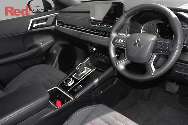 2025 Mitsubishi Outlander Black Edition ZM thumb-7
