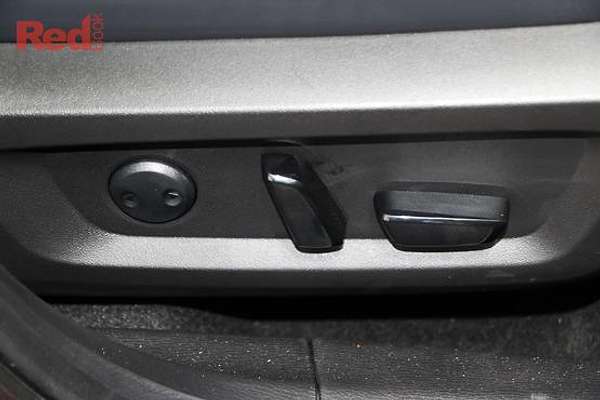 2025 Mitsubishi Outlander Black Edition ZM thumb-13