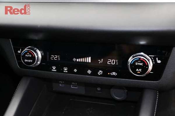 2025 Mitsubishi Outlander Black Edition ZM thumb-14