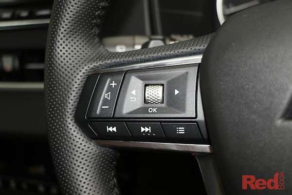2025 Mitsubishi Outlander Black Edition ZM thumb-15