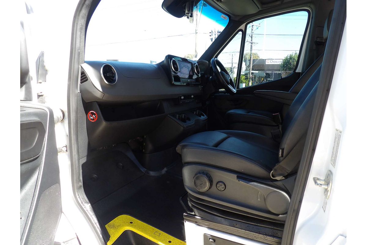2019 Mercedes-Benz Sprinter 419CDI VS30 MWB Low Roof image 18