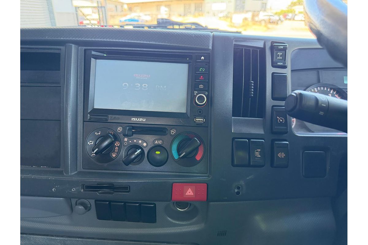 2013 Isuzu F Series FSS 550 4x4 image 14
