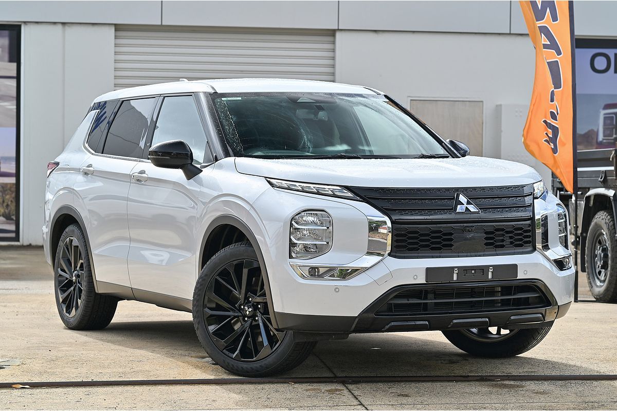 2024 Mitsubishi Outlander Black Edition ZM