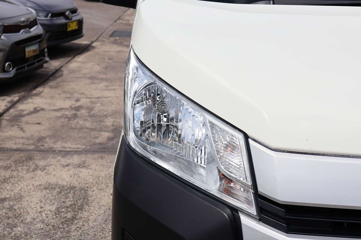 2022 Toyota Hiace GDH300R LWB image 6
