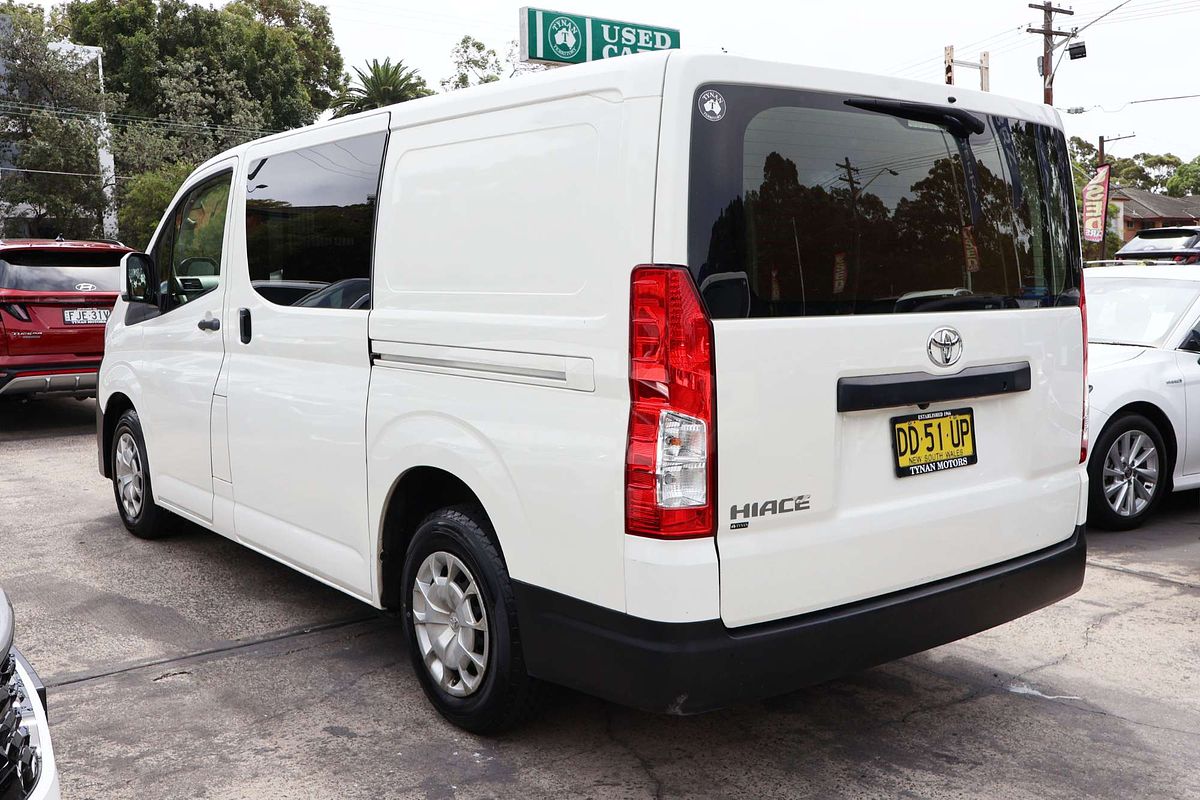 2022 Toyota Hiace GDH300R LWB image 10