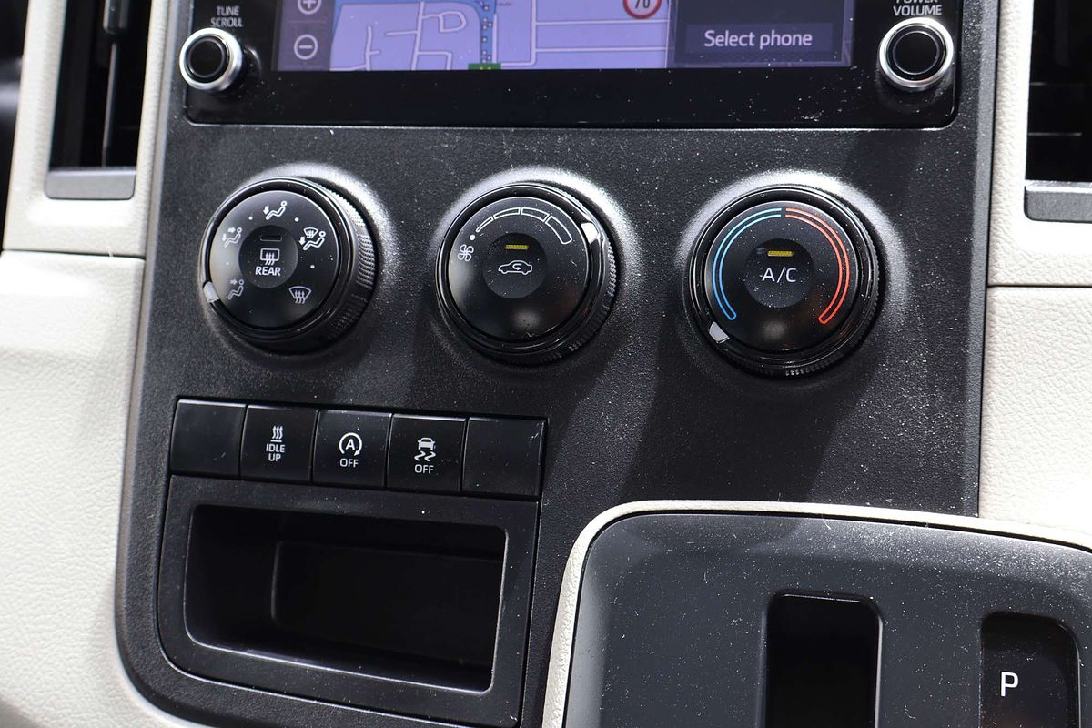 2022 Toyota Hiace GDH300R LWB image 19