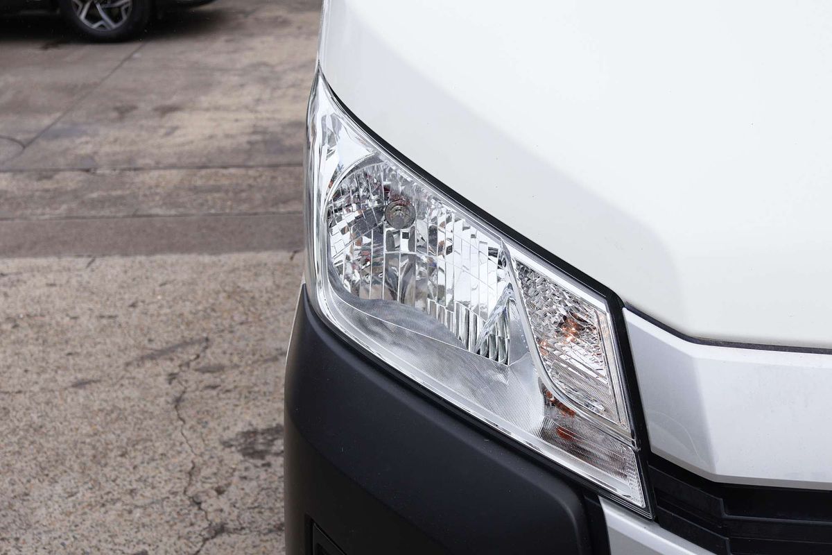 2022 Toyota Hiace GDH300R LWB image 6