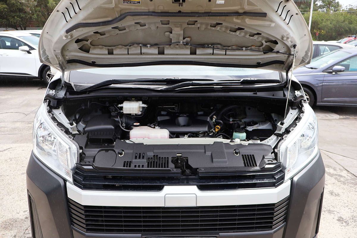 2022 Toyota Hiace GDH300R LWB image 10