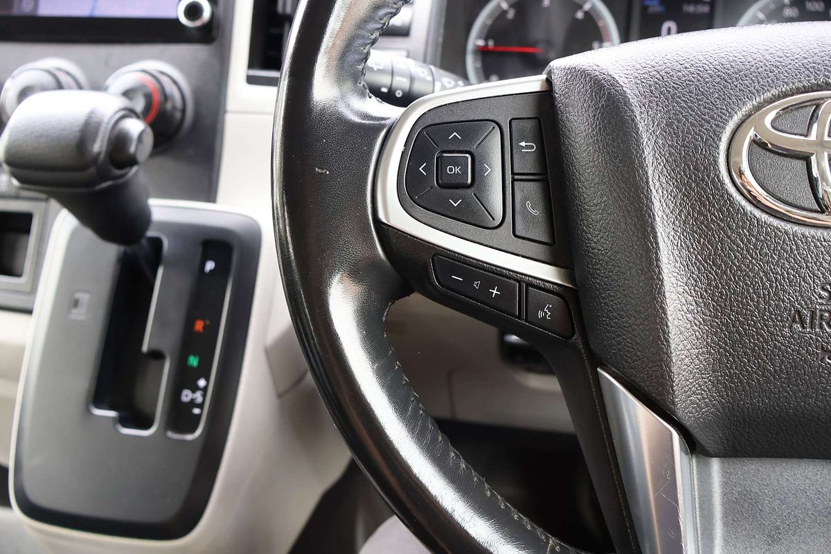 2022 Toyota Hiace GDH300R LWB image 21