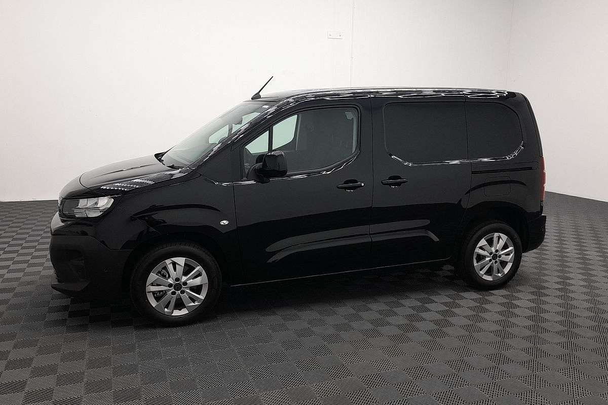2025 Peugeot Partner Premium K9 SWB Low Roof image 9