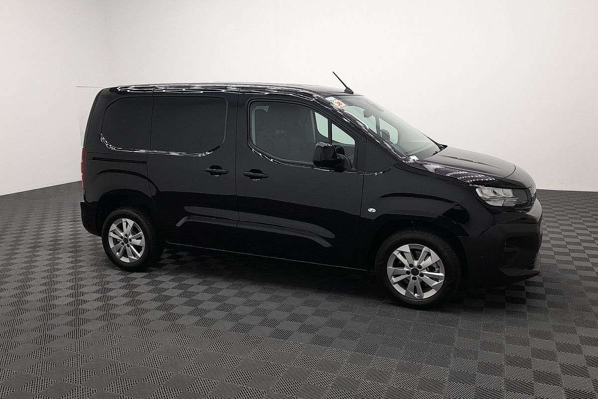 2025 Peugeot Partner Premium K9 SWB Low Roof image 11