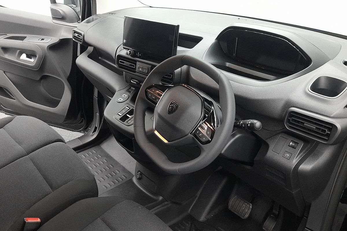 2025 Peugeot Partner Premium K9 SWB Low Roof image 14