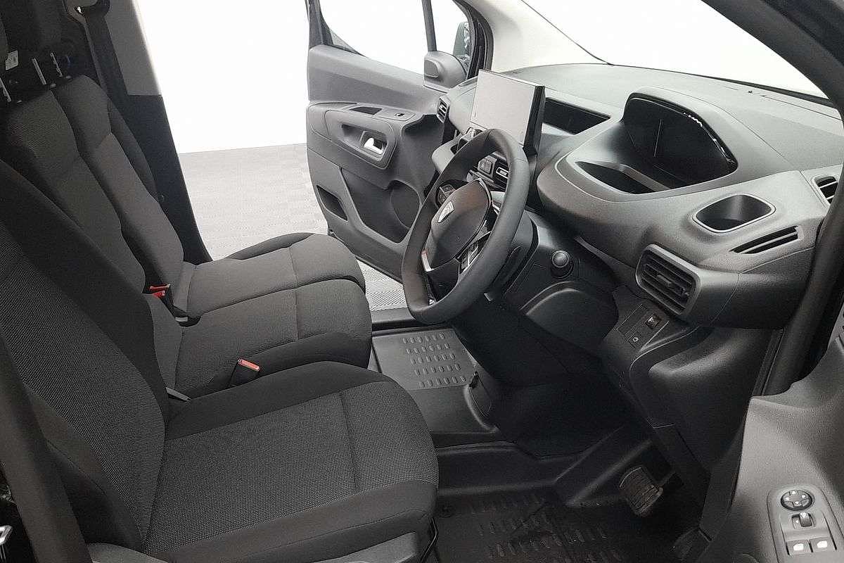 2025 Peugeot Partner Premium K9 SWB Low Roof image 15