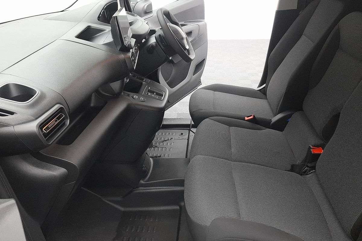 2025 Peugeot Partner Premium K9 SWB Low Roof image 18