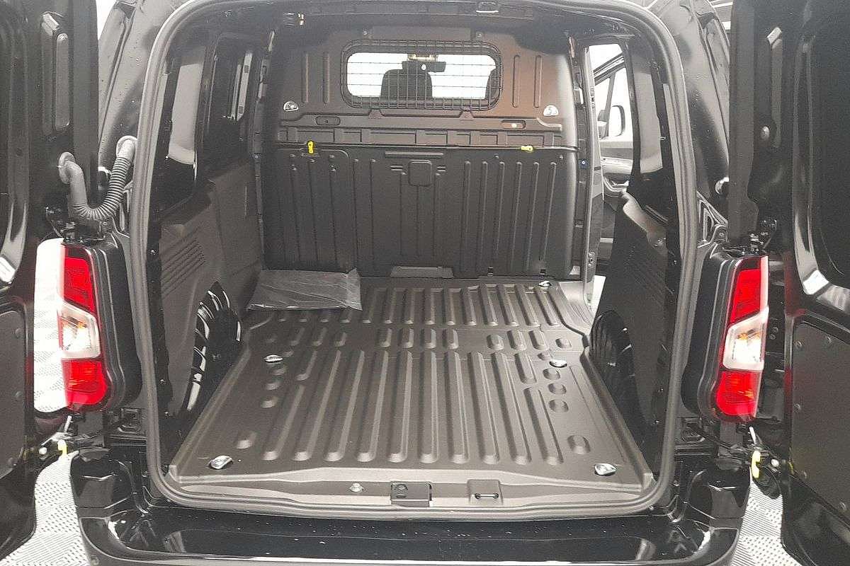2025 Peugeot Partner Premium K9 SWB Low Roof image 20