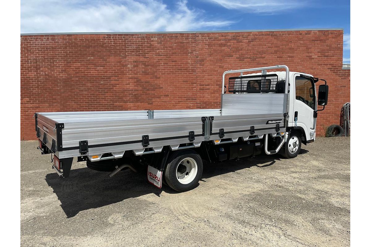 2025 Isuzu Nlr 45-150 image 3