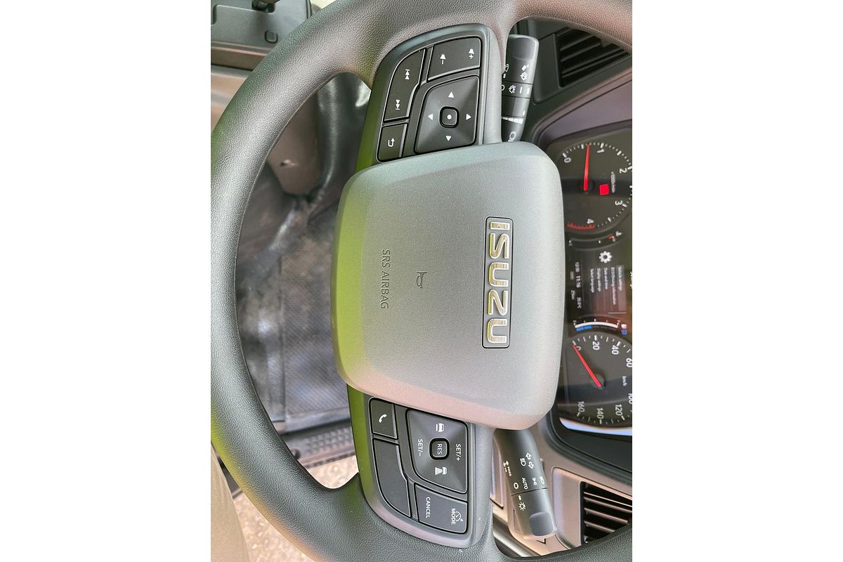 2025 Isuzu Nlr 45-150 image 16