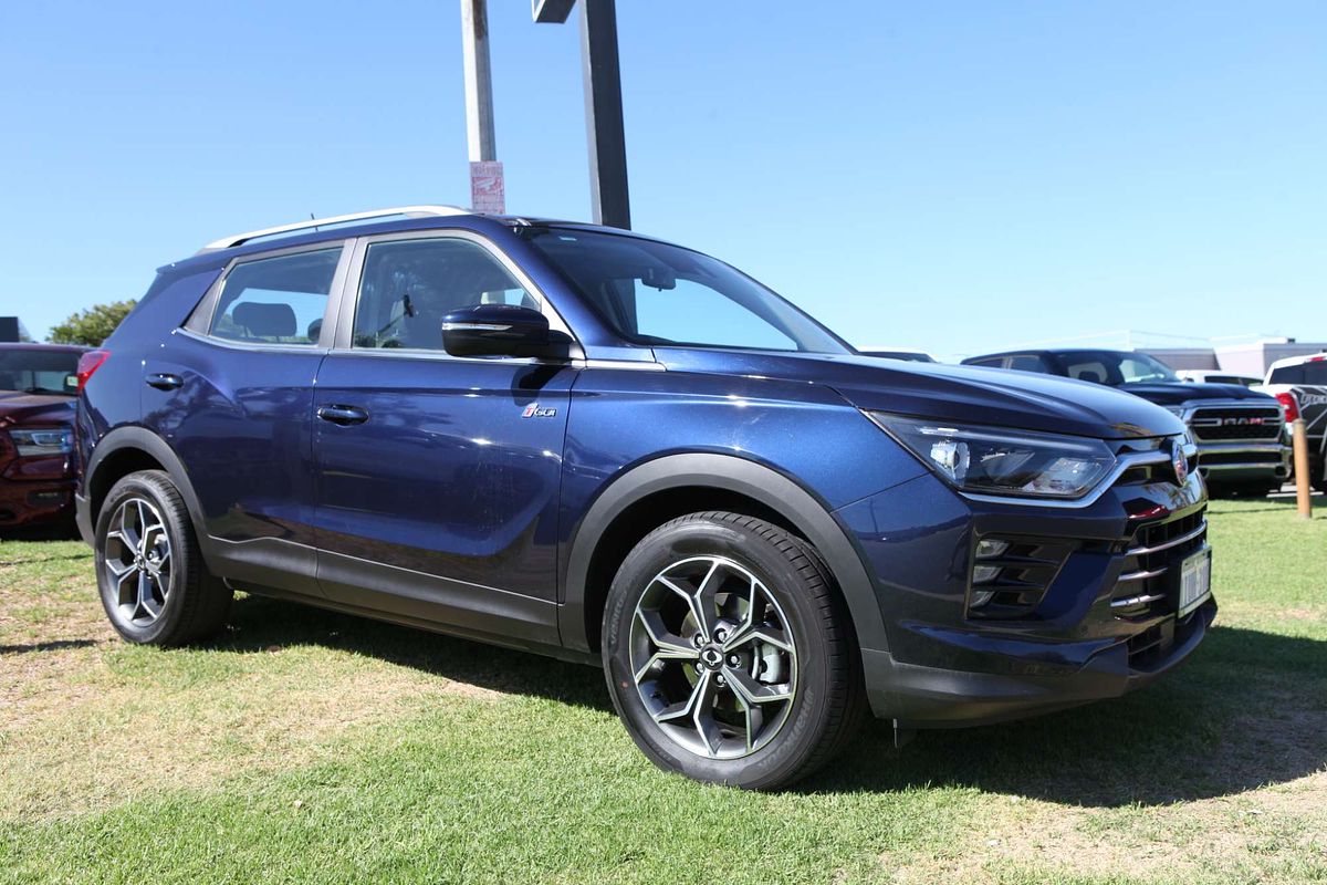 2024 KGM Korando ELX C300